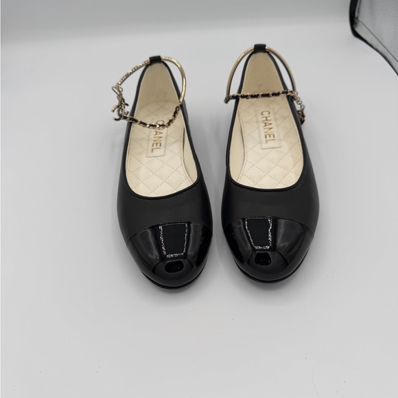 Chanel Black Lambskin Patent Ankle Charm Ballet Flats Brand New in Box Size 38 - Picture 4 of 11
